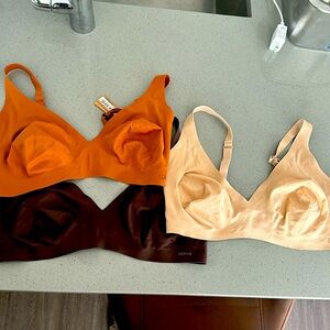 Skims naked plunge bra